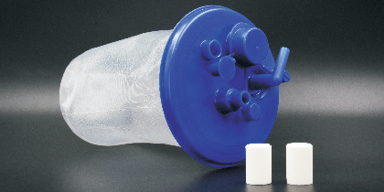 Suction liners with H2OStop self-sealing filters
